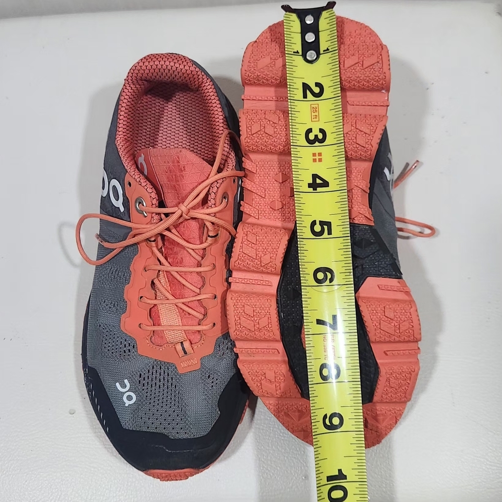 On Running Women's Athletic Shoes in Coral and Gray - Picture 4 of 7